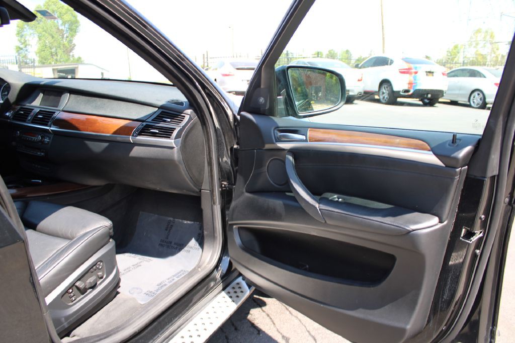 2008 BMW X5 Image 11