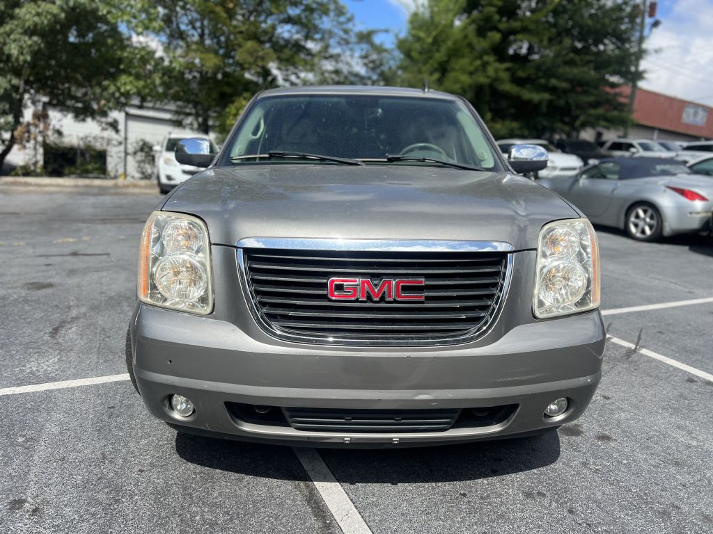 2007 GMC Yukon Image 2