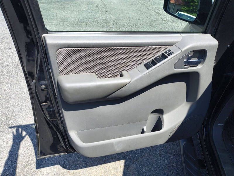 2008 Nissan Frontier Image 21