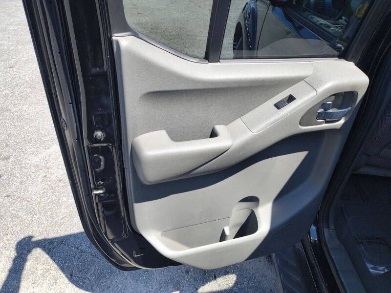 2008 Nissan Frontier Image 22
