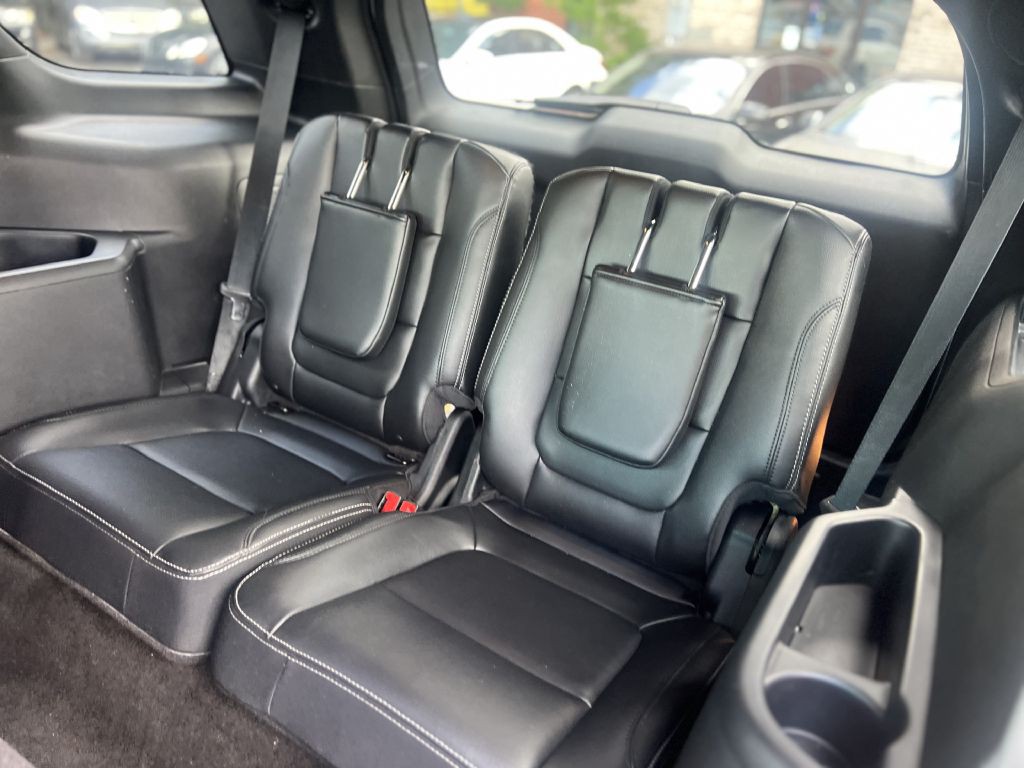 2016 Ford Explorer Image 12