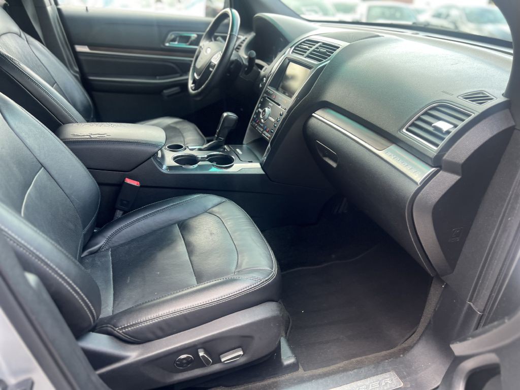 2016 Ford Explorer Image 16