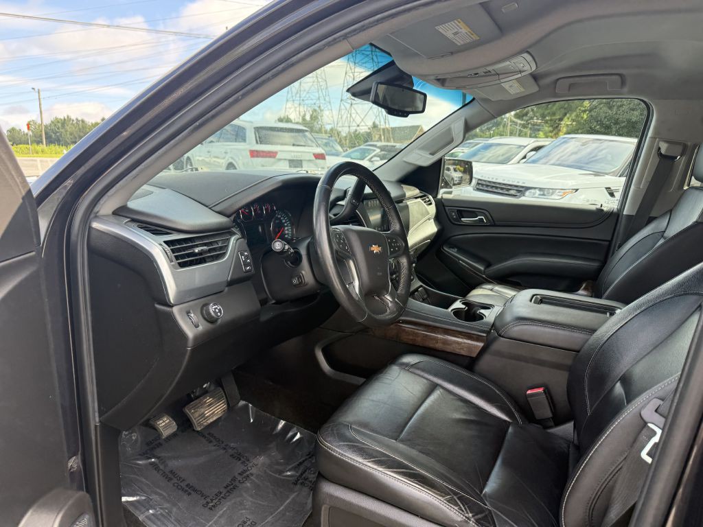 2019 Chevrolet Suburban Image 8