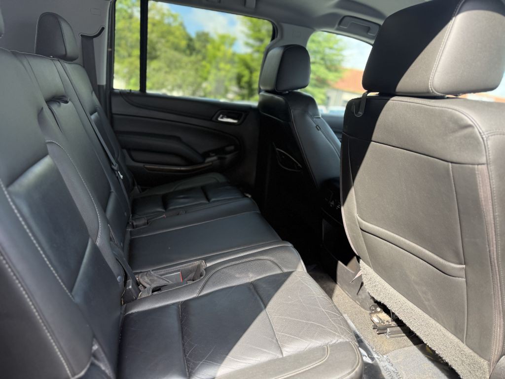2019 Chevrolet Suburban Image 12