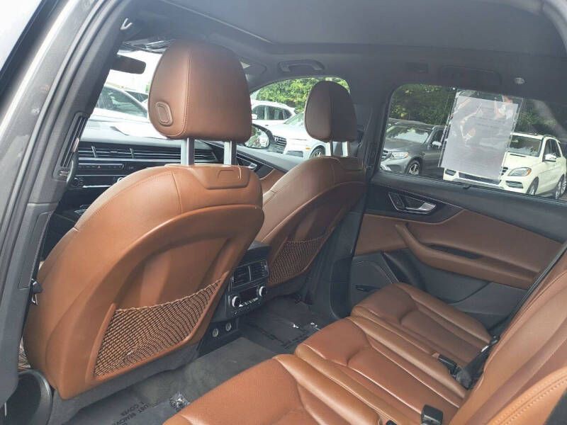 2018 Audi Q7 Image 11