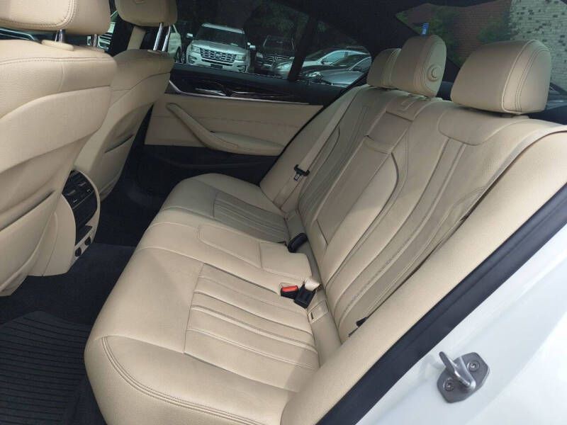2018 BMW 5 Series Image 12