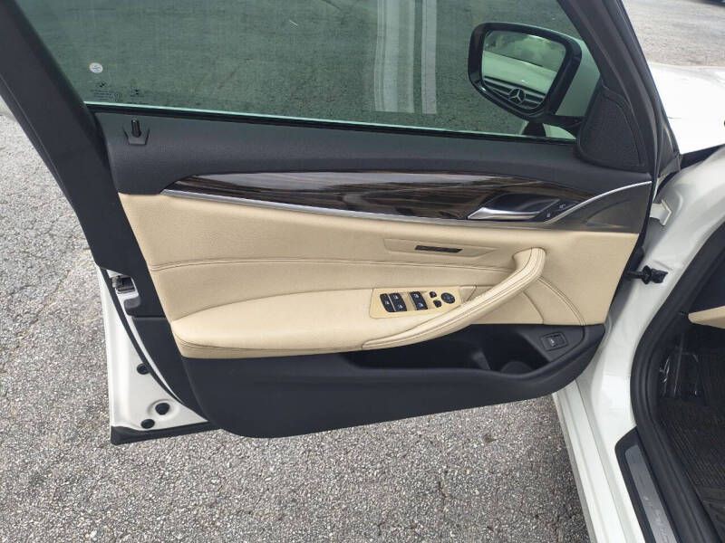 2018 BMW 5 Series Image 14