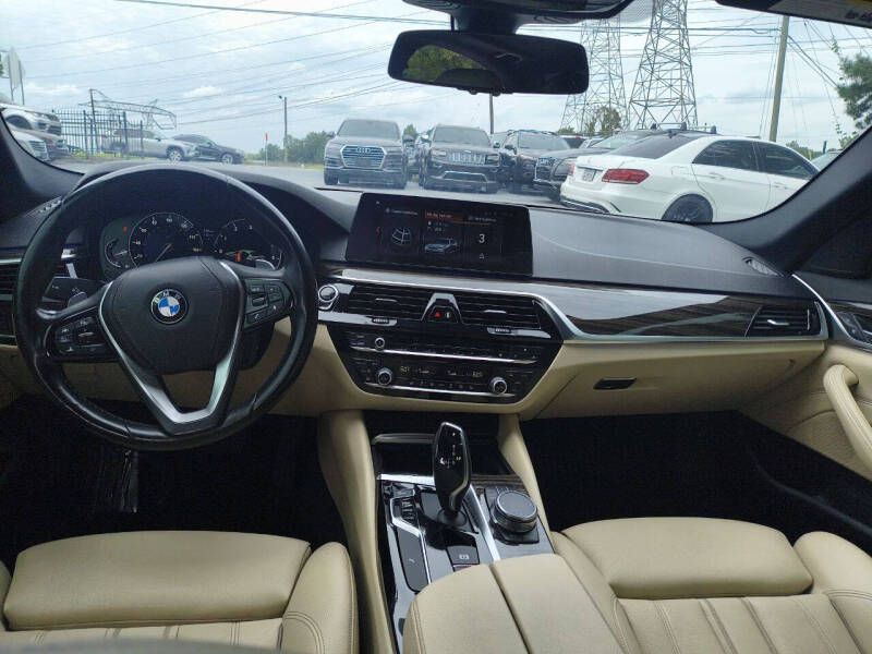 2018 BMW 5 Series Image 17