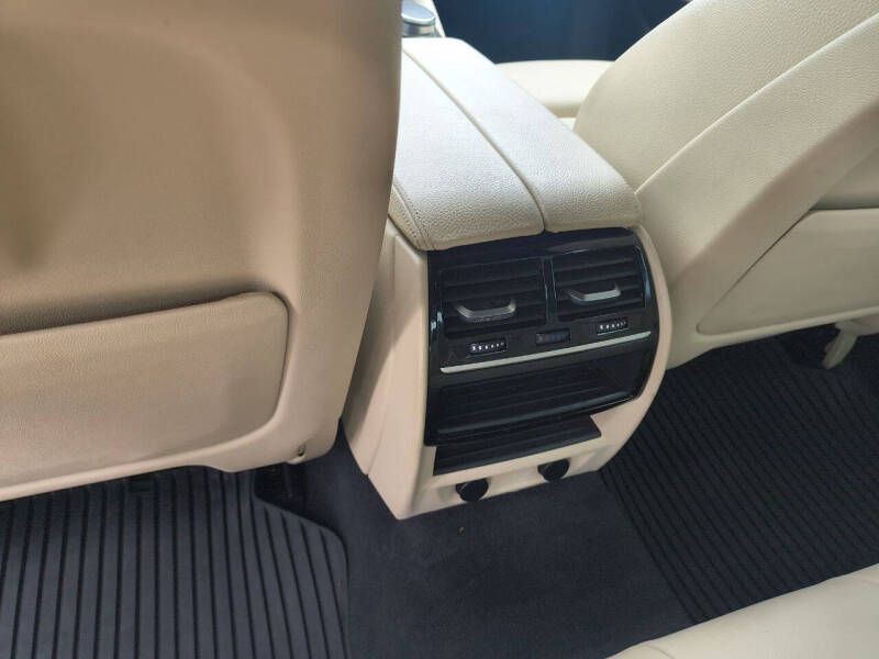 2018 BMW 5 Series Image 18