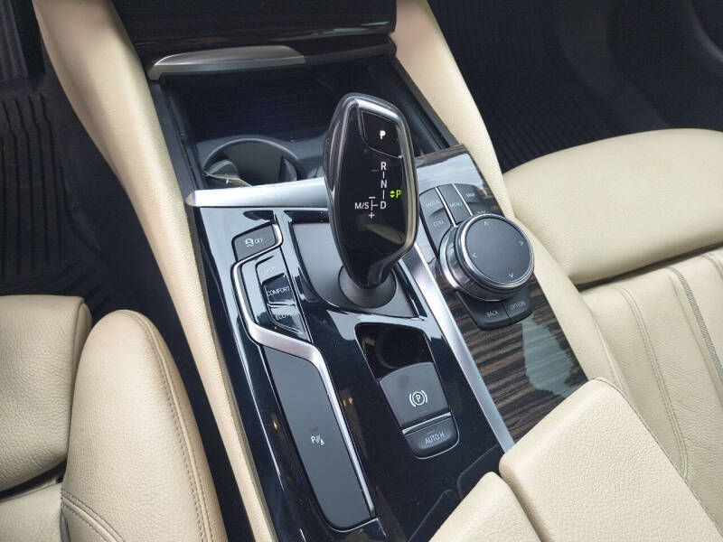 2018 BMW 5 Series Image 21