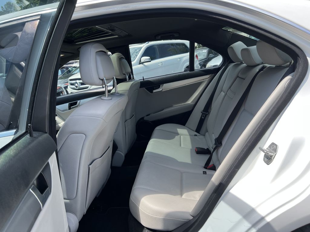 2013 Mercedes-Benz C-Class Image 9