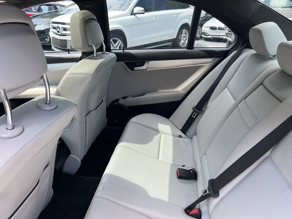 2013 Mercedes-Benz C-Class Image 11