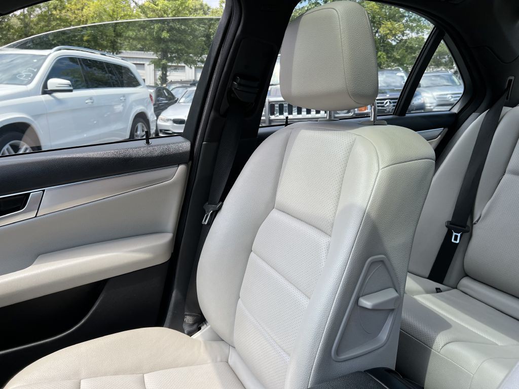 2013 Mercedes-Benz C-Class Image 17