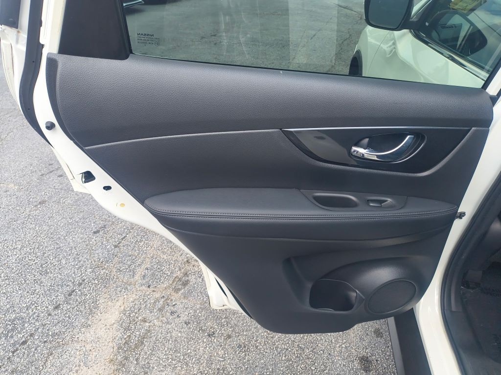 2019 Nissan Rogue Image 9