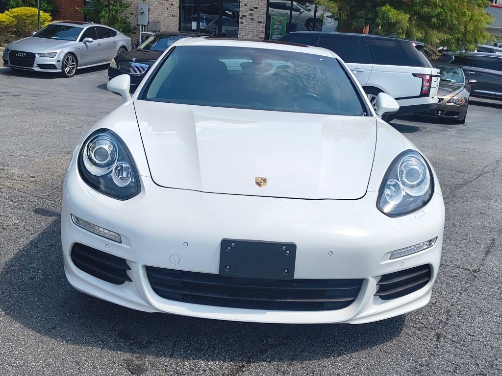 2016 Porsche Panamera Image 2