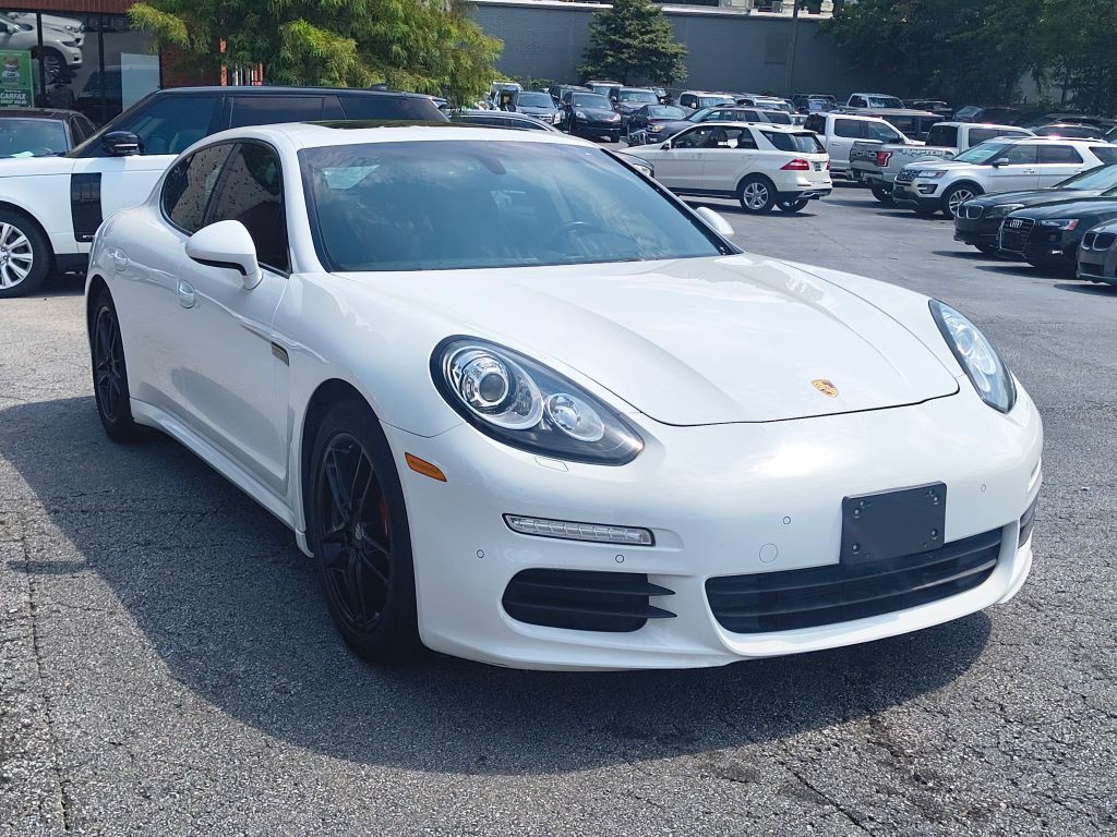 2016 Porsche Panamera Image 3