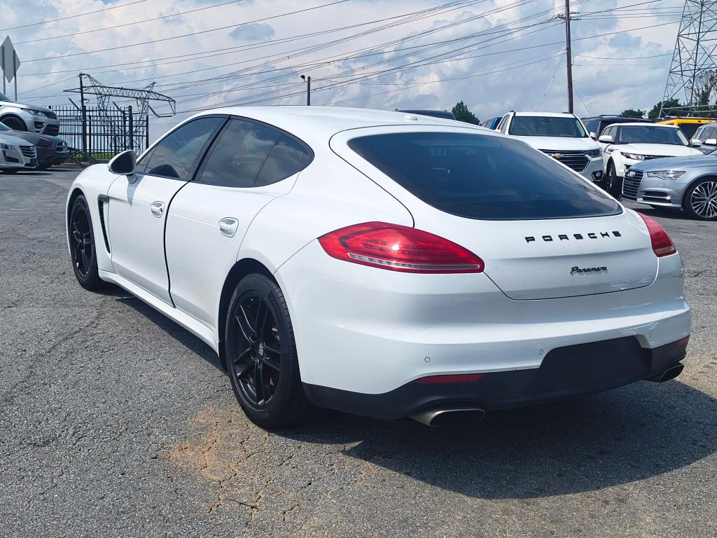 2016 Porsche Panamera Image 4