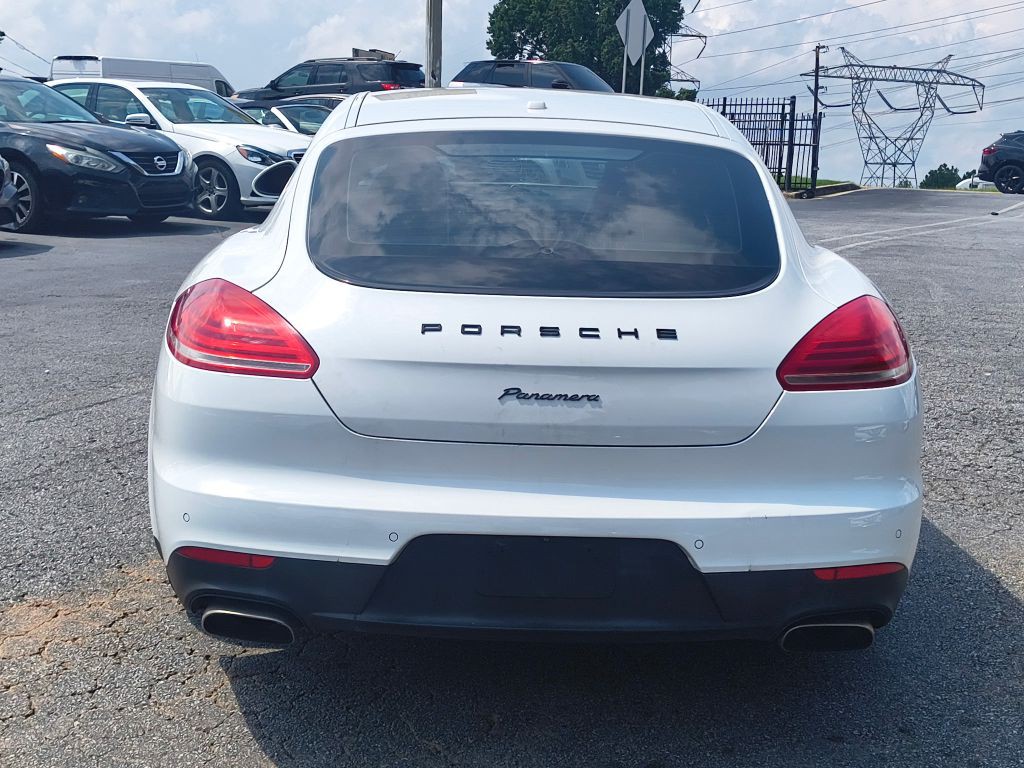 2016 Porsche Panamera Image 5