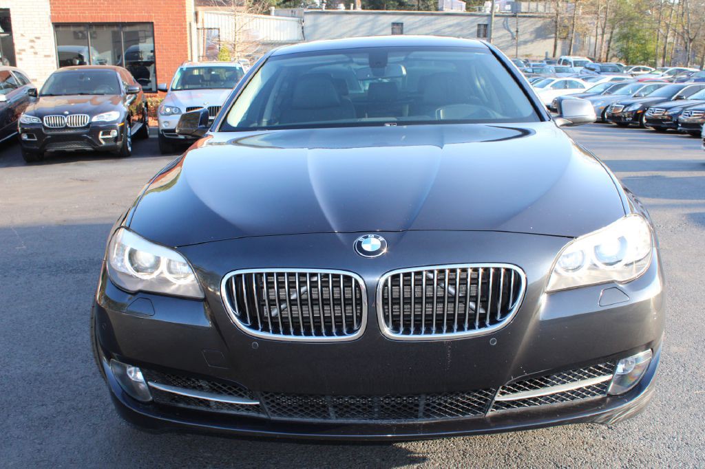 2013 BMW 5 Series Image 2