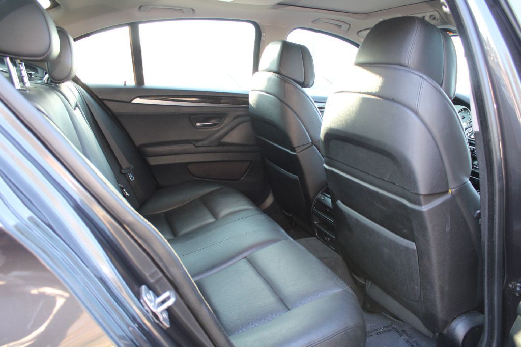 2013 BMW 5 Series Image 9