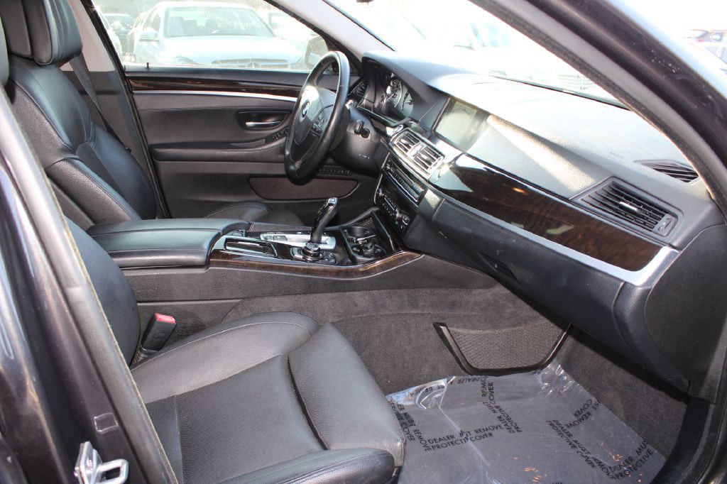 2013 BMW 5 Series Image 10