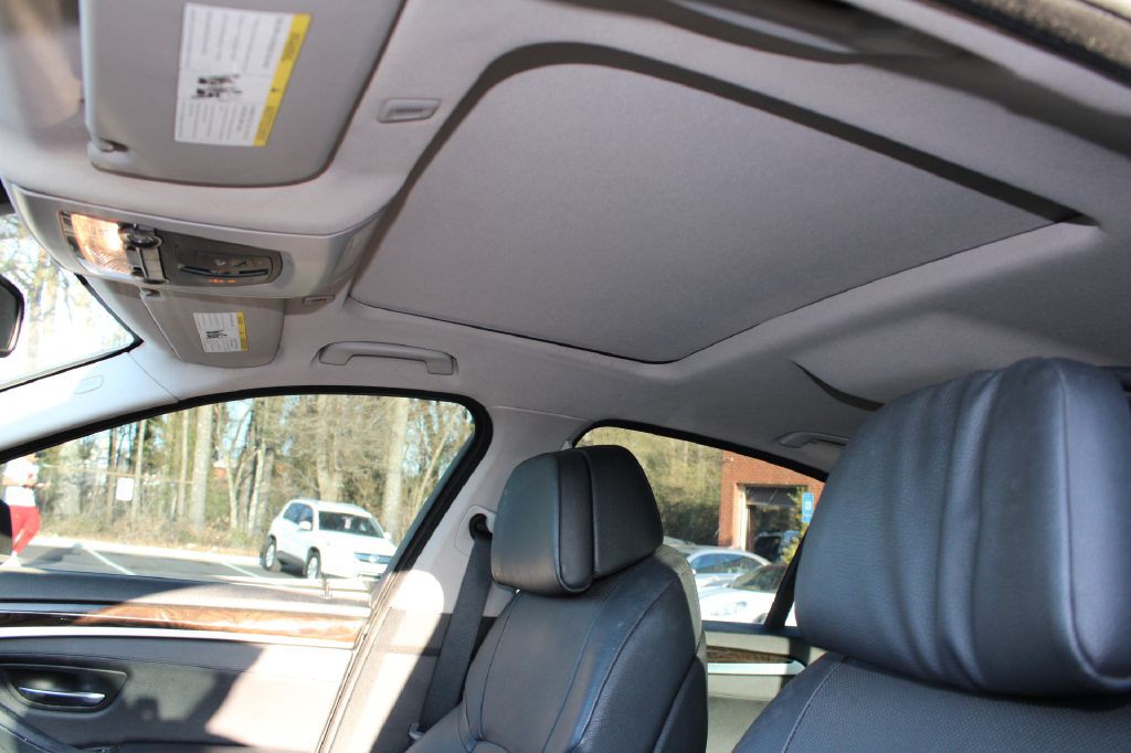 2013 BMW 5 Series Image 11