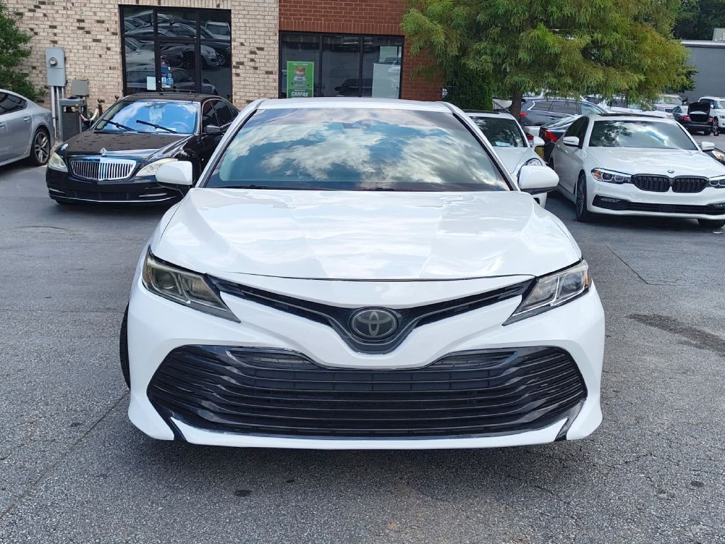 2018 Toyota Camry Image 2