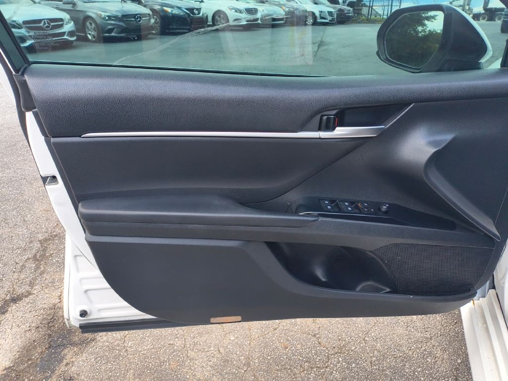 2018 Toyota Camry Image 9