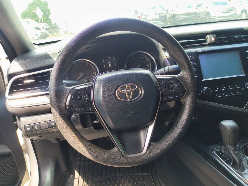 2018 Toyota Camry Image 11