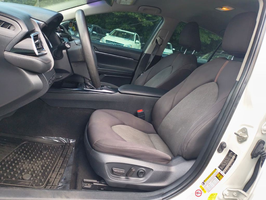 2018 Toyota Camry Image 12