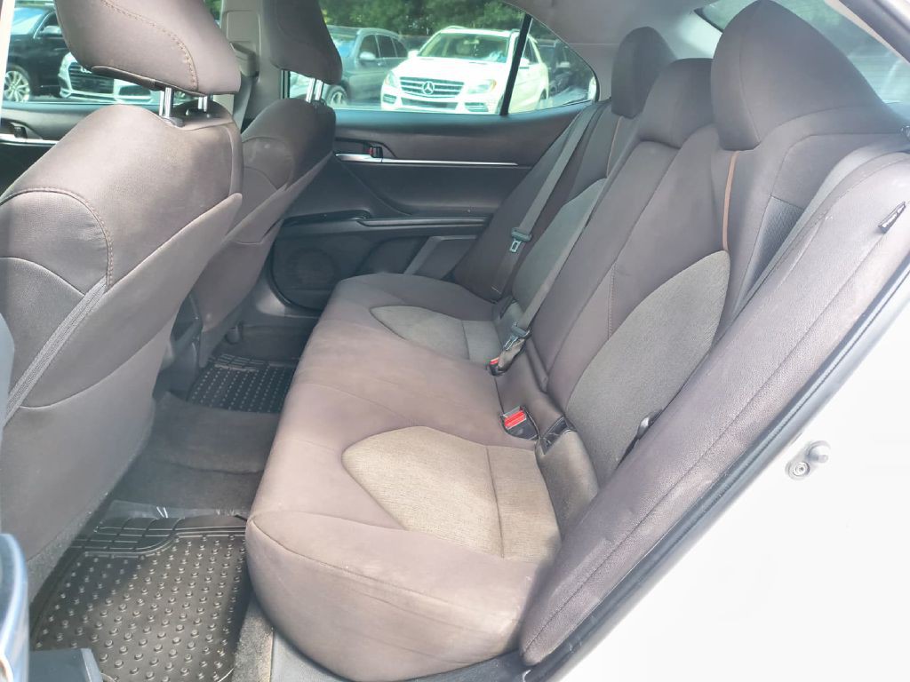 2018 Toyota Camry Image 15