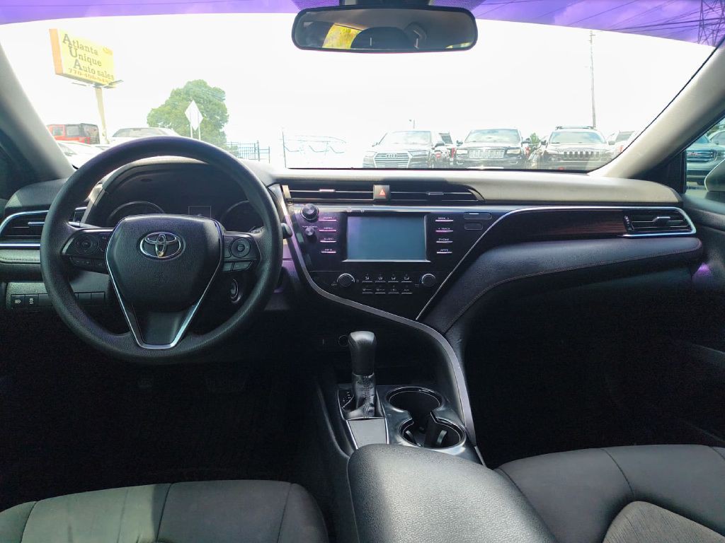 2018 Toyota Camry Image 16