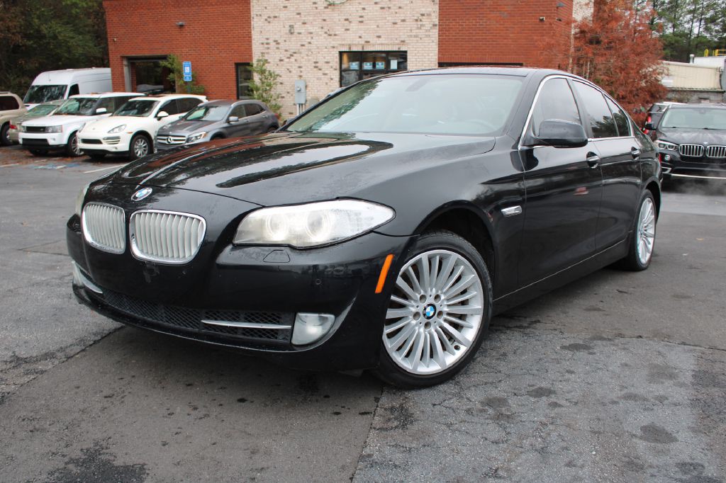 2011 BMW 5 Series Image 2