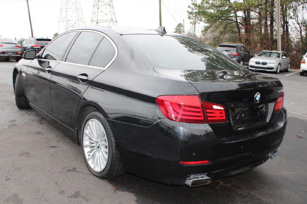 2011 BMW 5 Series Image 5