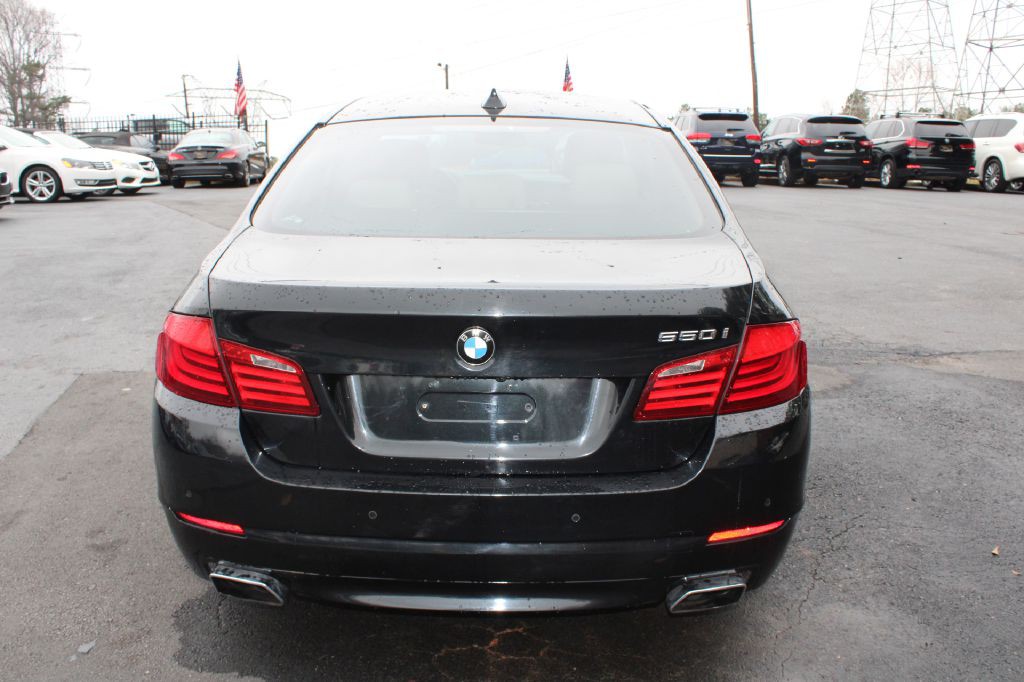 2011 BMW 5 Series Image 6