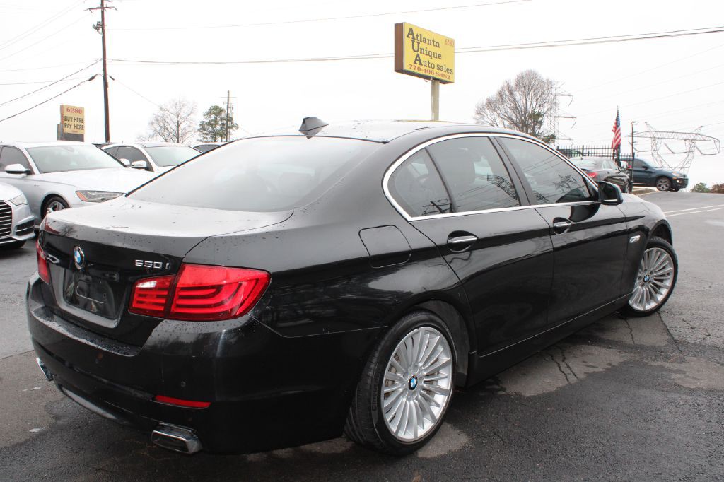 2011 BMW 5 Series Image 7