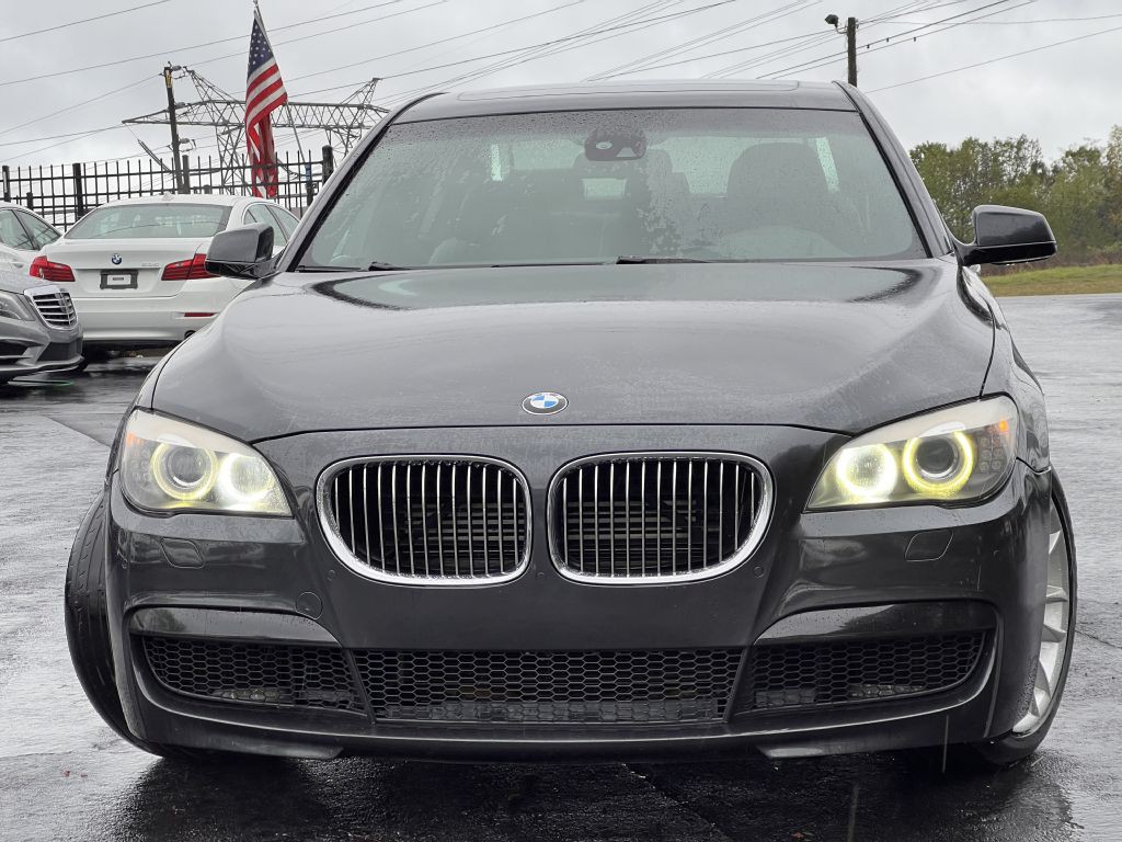 2012 BMW 7 Series Image 2