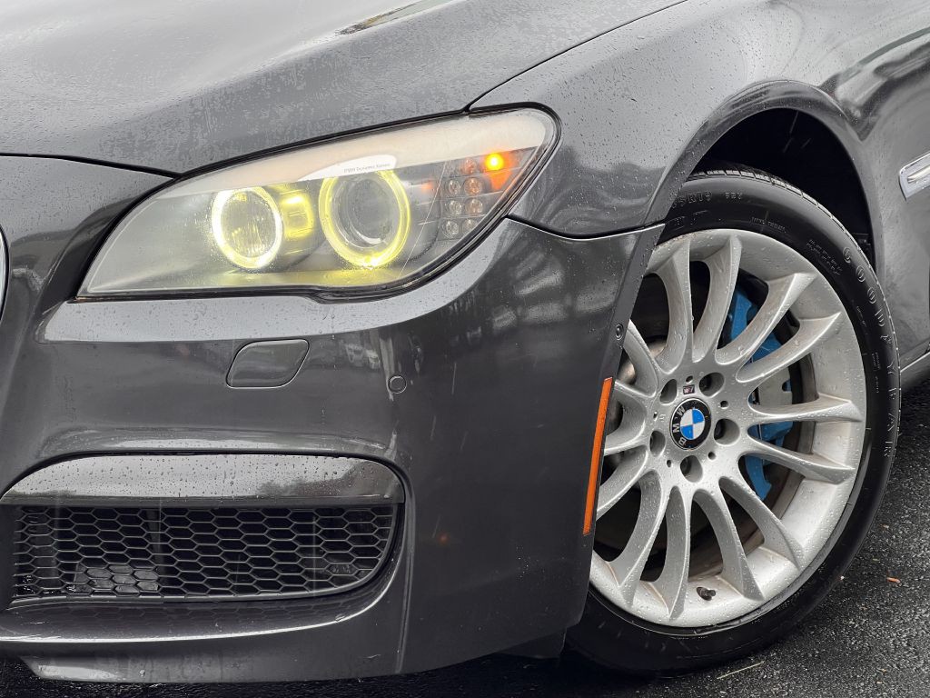 2012 BMW 7 Series Image 4
