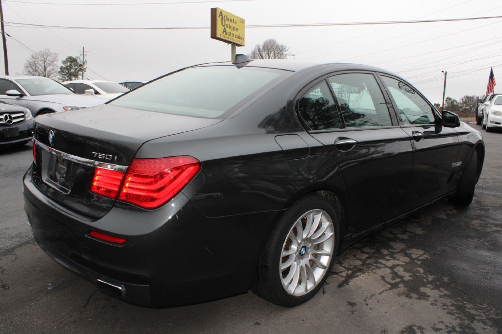 2012 BMW 7 Series Image 8