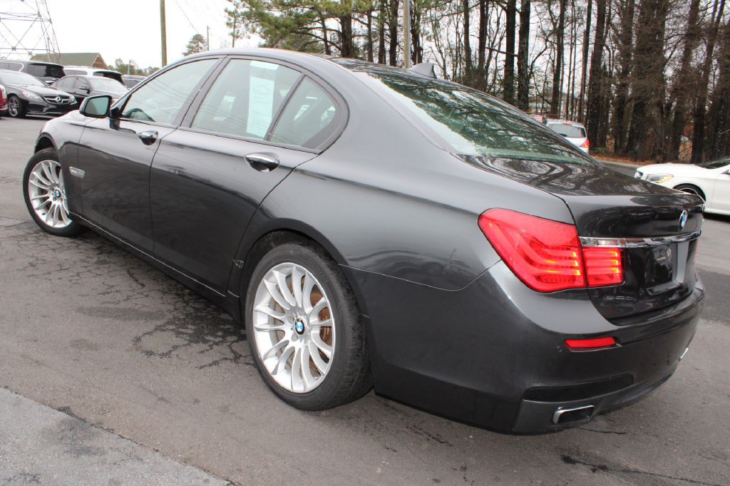 2012 BMW 7 Series Image 10