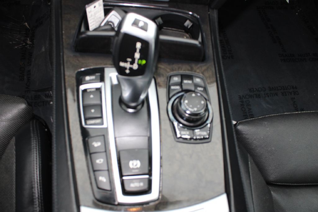 2012 BMW 7 Series Image 18