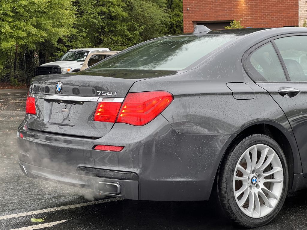 2012 BMW 7 Series Image 21