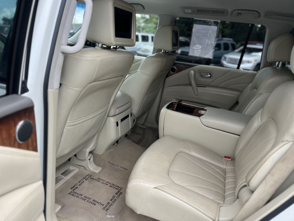 2015 INFINITI QX80 Image 8