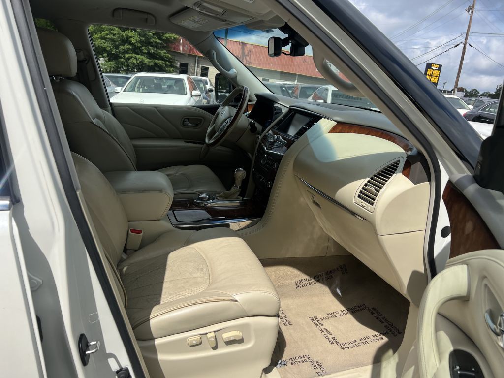 2015 INFINITI QX80 Image 10
