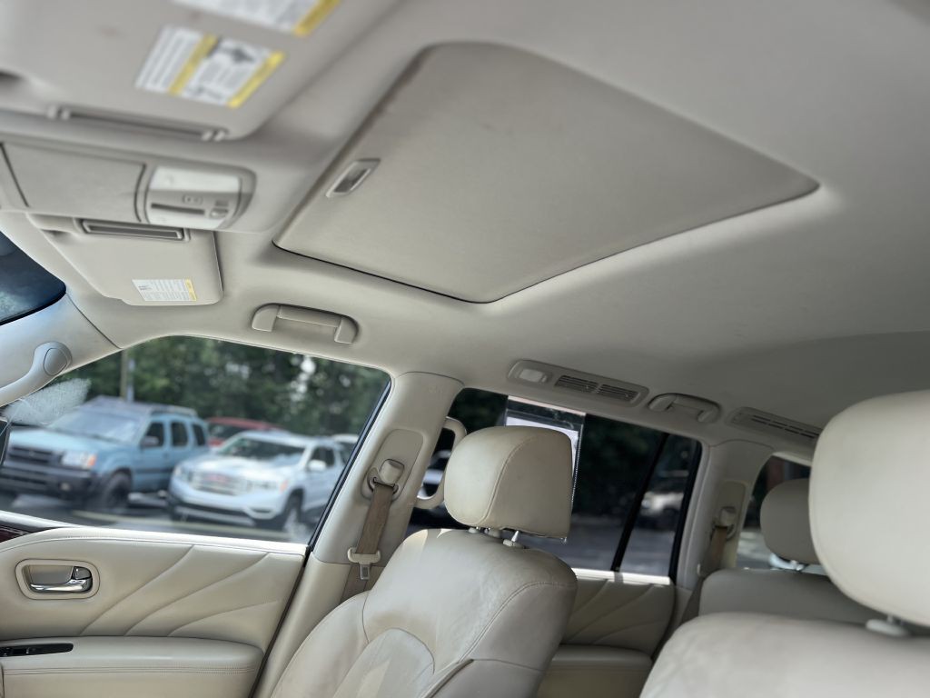 2015 INFINITI QX80 Image 12