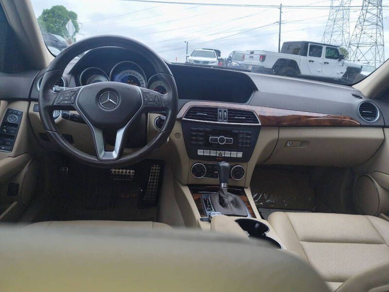 2013 Mercedes-Benz C-Class Image 13