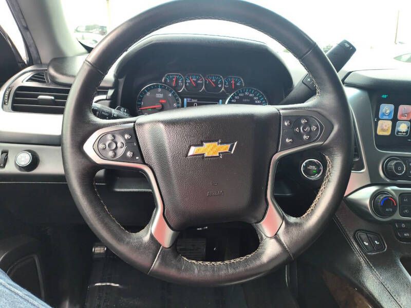 2018 Chevrolet Suburban Image 10