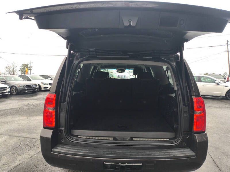 2018 Chevrolet Suburban Image 23