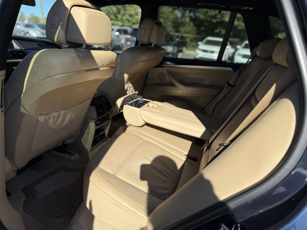 2010 BMW X5 Image 12