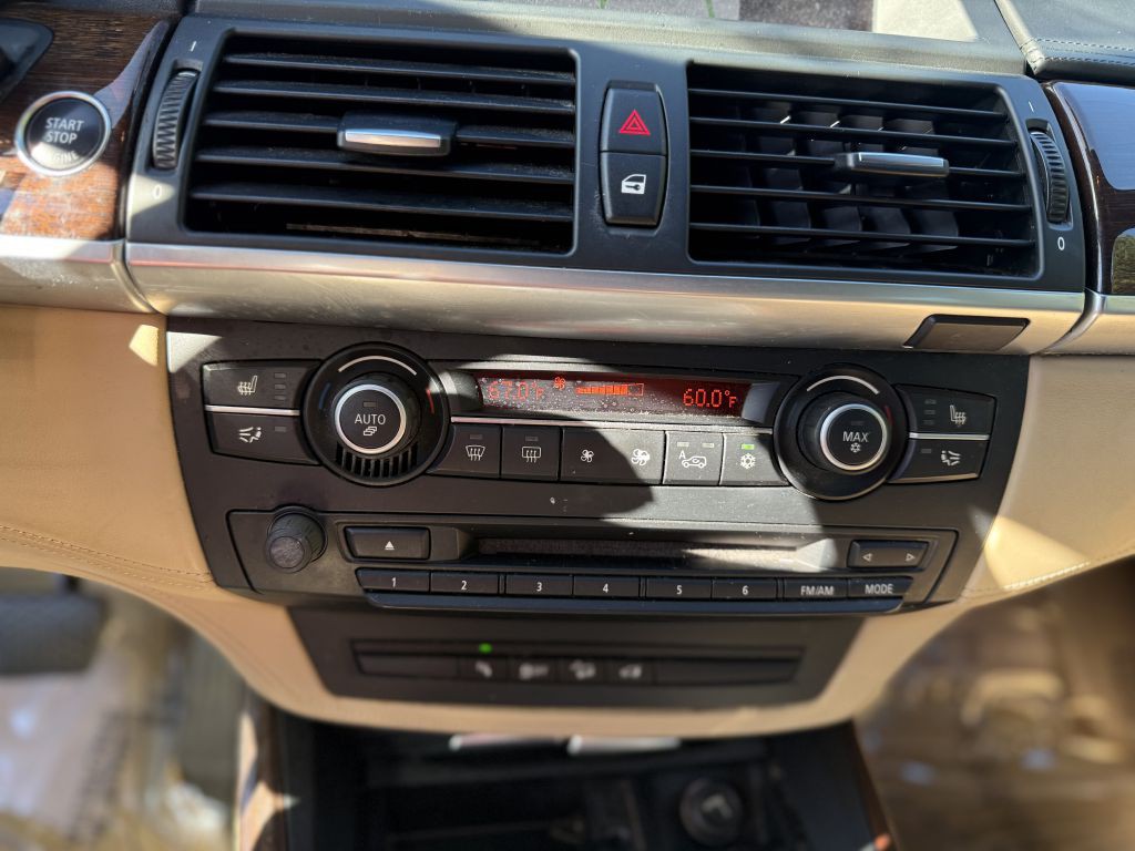 2010 BMW X5 Image 20